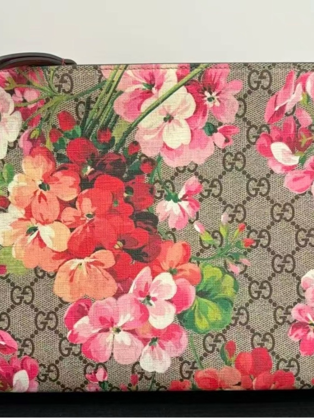 Gucci Pink Floral GG Supreme Canvas clutch